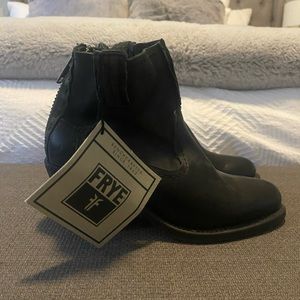 Frye Leslie Artisan Short Booties NWT